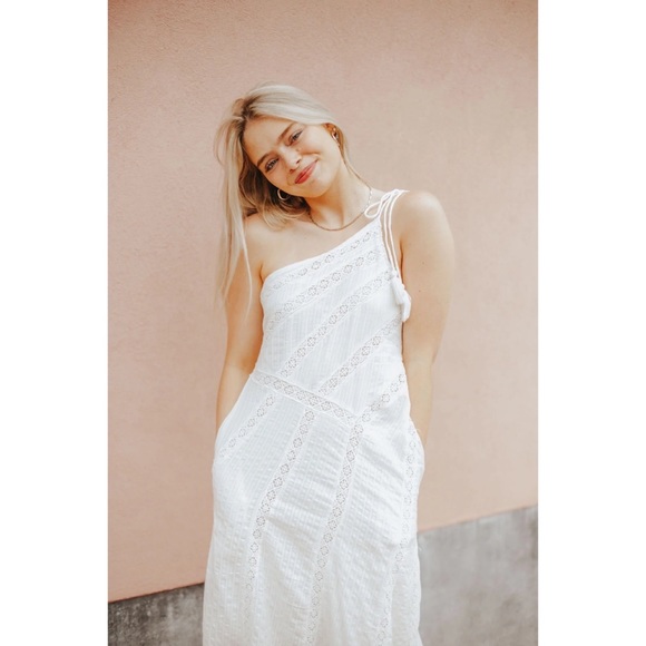 Free People Dresses & Skirts - NWT Free People Bella Ivory Lace One Shoulder Maxi Dress
